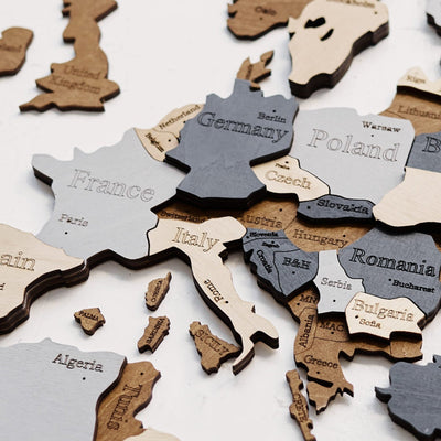 Premium Wanddekor 3D Weltkarte aus Holz in Deutsch mit Pins | Dunkelbraun - WOW WOOD